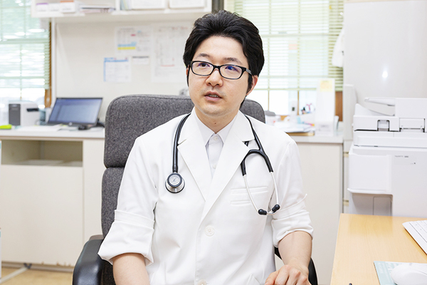 コスモクリニック 頭痛の症状はさまざま。種類を見極める上で問診が重要と話す