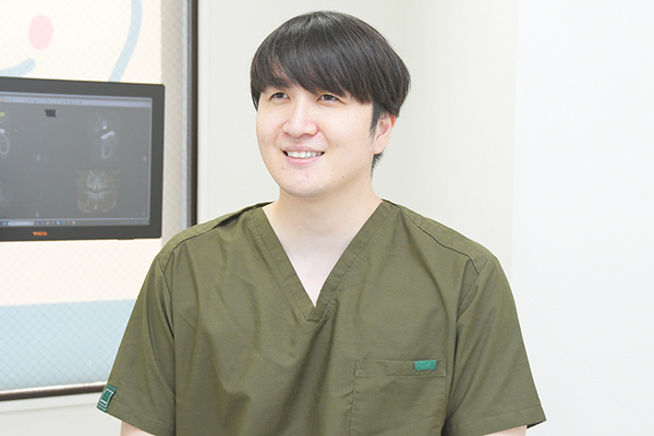 海岸歯科Oral Care インプラント治療の豊富な知識や技術・経験を持つ南院長