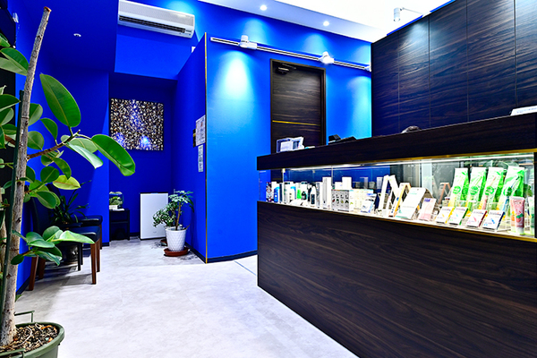 AKAZA DENTAL CLINIC 幅広い世代の、さまざまな悩みやニーズに応えている