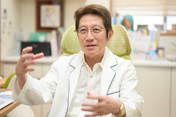 腎・泌尿器科　河合クリニック 原因をきちんと把握するためにも泌尿器科の受診が必要と話す院長