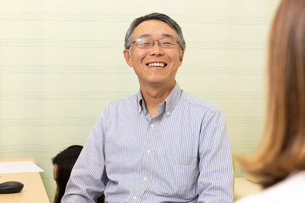 八王子総合クリニック 患者目線を大切にしながら、丁寧に話を聞く佐藤先生