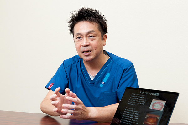 荒井歯科医院 けが防止のためにマウスガード着用をしてほしいという荒井院長