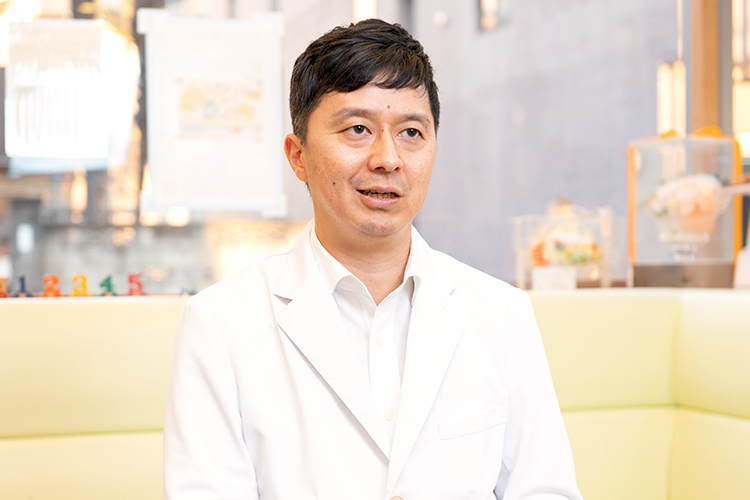 赤ちゃんの気になる頭の形を矯正 ヘルメットを用いて綺麗な形へ ドクターズ ファイル