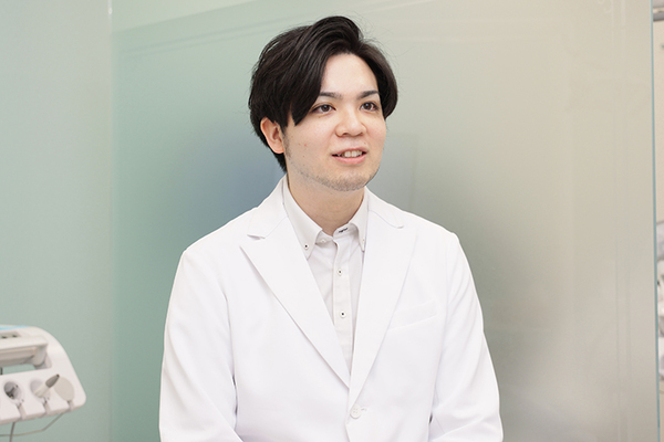 中延昭和通り歯科 痛みの少ない虫歯治療を心がけてると話す市野院長