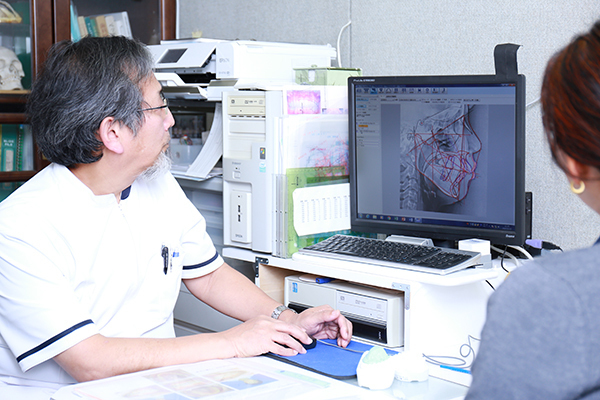 森川矯正歯科クリニック 院長こだわりの歯科用CT。精密な検査から治療方針を決定