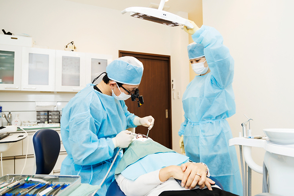 クラウン歯科　名古屋中村院 専門的なインプラント治療にも対応
