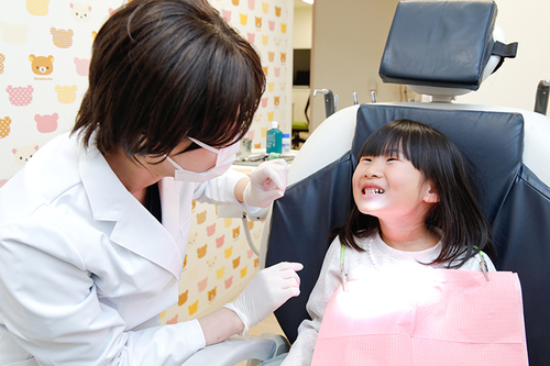 子どもの歯並びは成長期が鍵 小児の矯正治療とは｜ドクターズ・ファイル