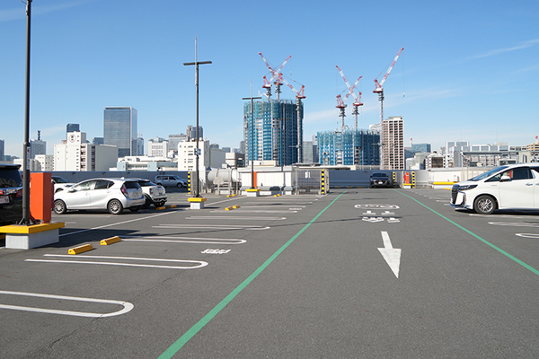 東京晴海胃と大腸の消化器内視鏡・内科クリニック中央区院 2時間無料の駐車場を100台完備している