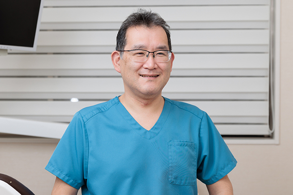 K’sデンタルクリニック 子どもが生まれる前からの口腔ケアの重要性を話す鎌田院長