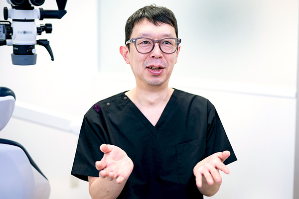 南林間ひまわり歯科 抜歯を回避するための方法があることを知ってほしいと話す院長