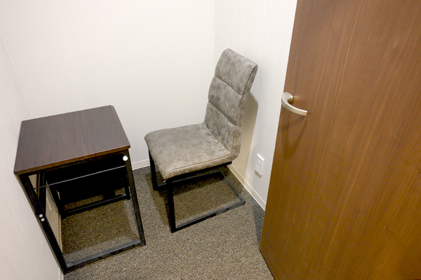 エイチクリニック新宿 プライバシーに配慮した清潔感のある個室