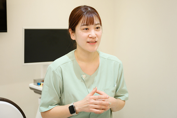秋山歯科クリニック 数多くの矯正治療に携わってきた咲子先生