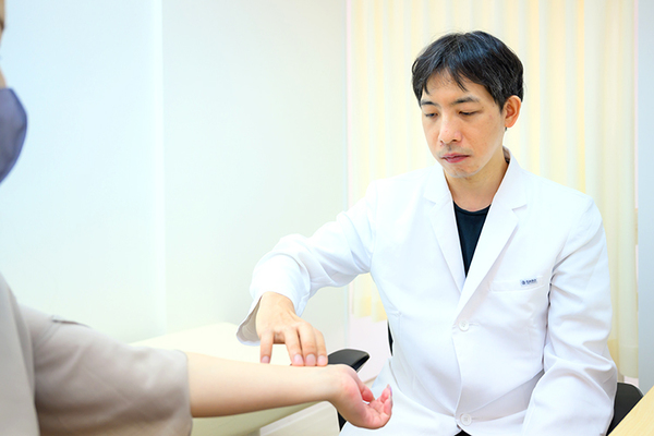 クリニックプラス池尻大橋 脈診をもとに漢方を処方する