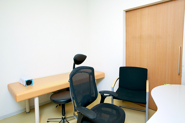 六地蔵クリニック 認知症は自分で気づくより、周りの人々が気づくことが多いという