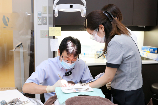 大阪中之島デンタルクリニック 実際の治療風景
