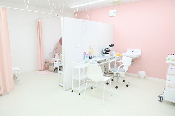 薬院ひ尿器科医院 女性専用の診察室