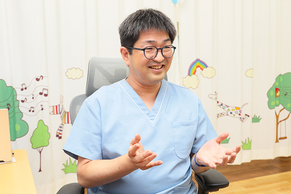 くまだキッズ・ファミリークリニック 自身の経験をもとに、さまざまな治療やアドバイスを行っている