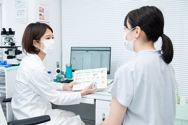 北参道駅前ひふ科 同院では美容皮膚科にも対応。自由診療にも応じている