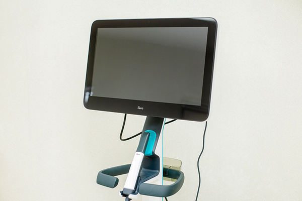 泉本歯科 患者の負担を軽減できる口腔内スキャナーを導入