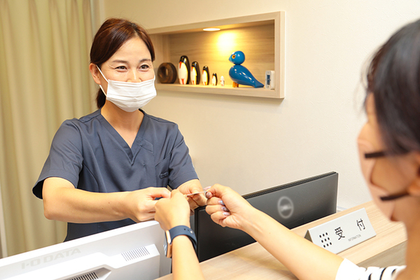 大津宮ほそだクリニック 笑顔でわかりやすい丁寧な対応を心がけている