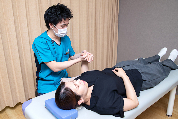 むらた整形外科 リハビリの様子も見て、治療計画を決めていくという