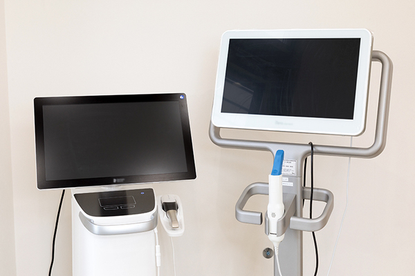 花岡歯科医院 先進の口腔内スキャナーを導入し、精密な矯正治療に役立てている