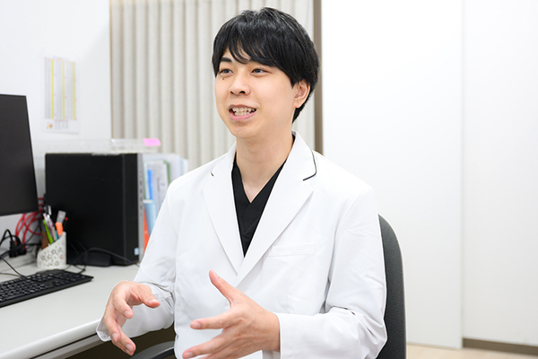 千葉セントラルパーククリニック 診察の際は丁寧にヒアリングを行い、患者の不安に寄り添う