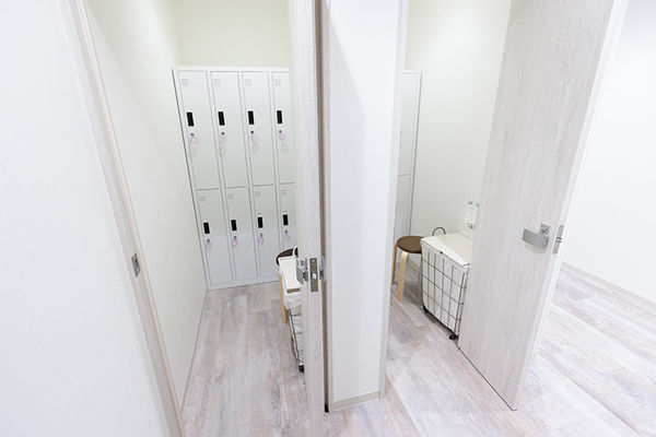 和光市駅前かわはら内視鏡・消化器内科クリニック シンプルで使いやすい更衣室