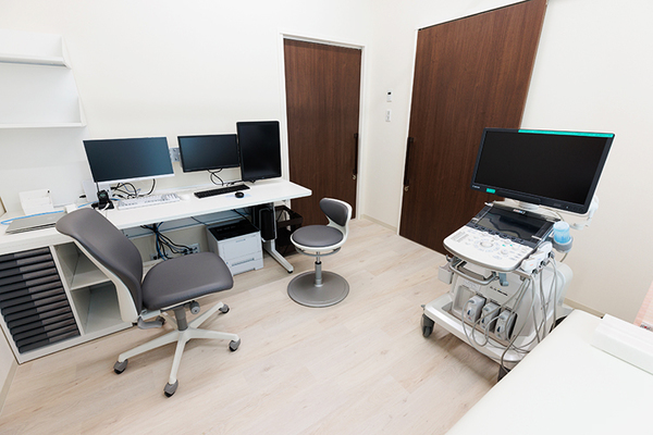 MYメディカルクリニック田町三田 問診と合わせてエコー検査がスムーズにできるよう動線にも配慮