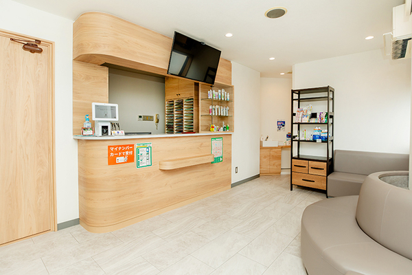 泉本歯科 若い人から80代の人まで幅広い世代がインプラント治療で相談