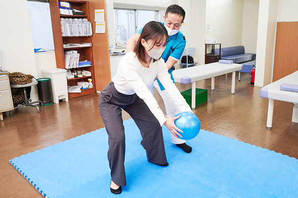 山田整形外科医院 理学療法士と連携し治療を進める