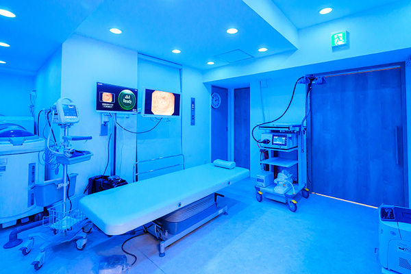 ふくろう内科・内視鏡クリニック新宿高田馬場 内視鏡検査時は、リラックス効果のあるブルーライトを使用