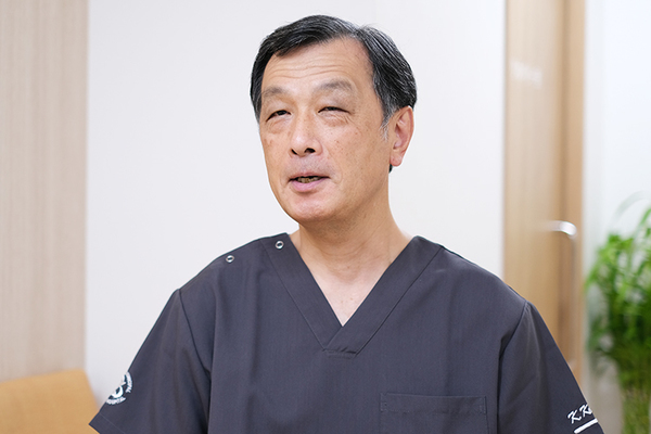 柳川ビルクリニック 患者の生活背景も察する診察を心がけ、信頼関係を築く