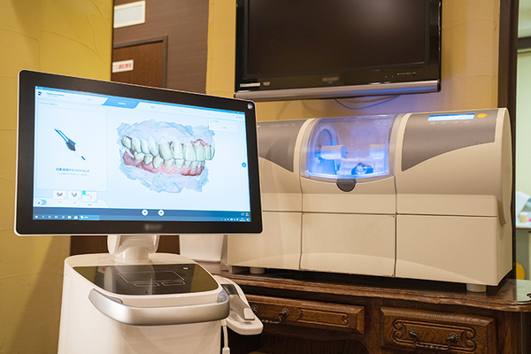 ミズキデンタルオフィス CAD／CAMシステムなど先鋭の機器を導入している