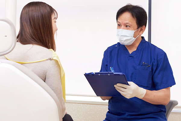 秋山歯科医院 丁寧なヒアリングと説明を重視している秋山院長