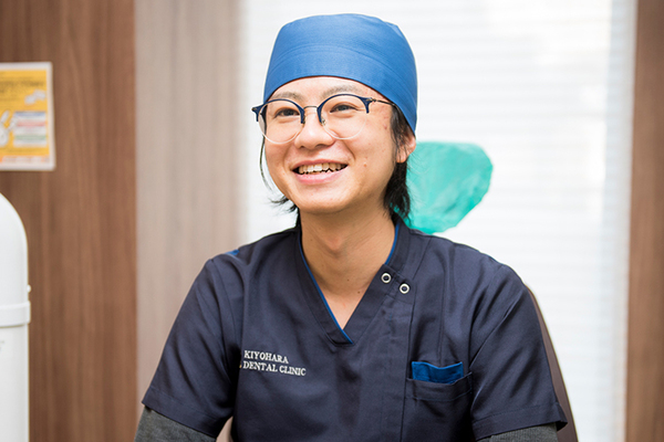 きよはら歯科クリニック 患者一人ひとりに合わせた治療法を提案している