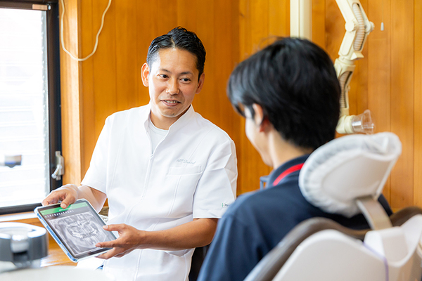 青おとなこども歯科クリニック 子どもの歯が生えてきたら早めに受診を