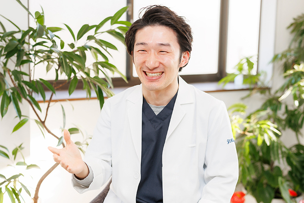 小林歯科医院 丁寧な診察と説明を行いインプラント治療を行う