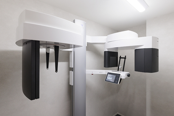 プラマデンタルクリニック成城 患者が納得感をもって治療の判断ができるよう、検査にも注力