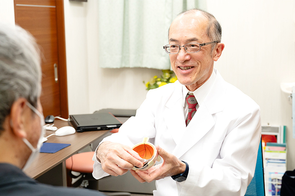 はりの眼科 患者がわかりやすいようにレンズの種類や見え方など丁寧に説明