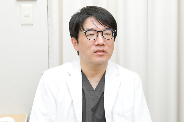 横浜駅前ひさゆき消化器内科・内視鏡クリニック 内視鏡検査の研鑽を重ねてきた久行院長