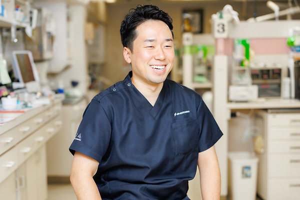 医療法人 加来歯科 先進の歯周病治療やインプラント治療の技術と知識を習得している