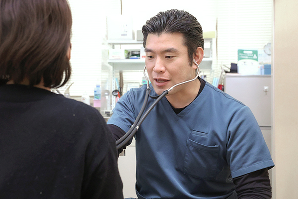 六本松循環器内科クリニック 診察風景。わからないことも丁寧に教えてくれる