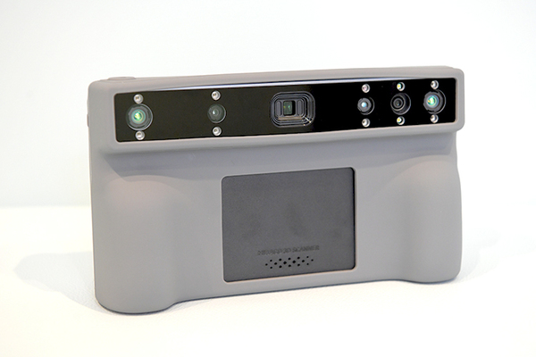 アクアキッズクリニック東池袋院 3Dスキャンを用い、治療の必要があるのかどうかを即日説明