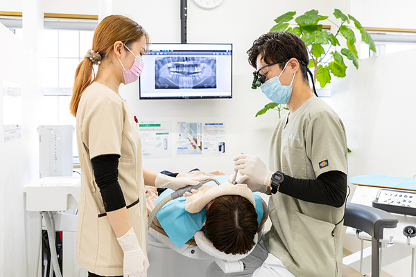 かわはら歯科 新小郡クリニック プライバシー配慮の観点から、診療は半個室で行われる