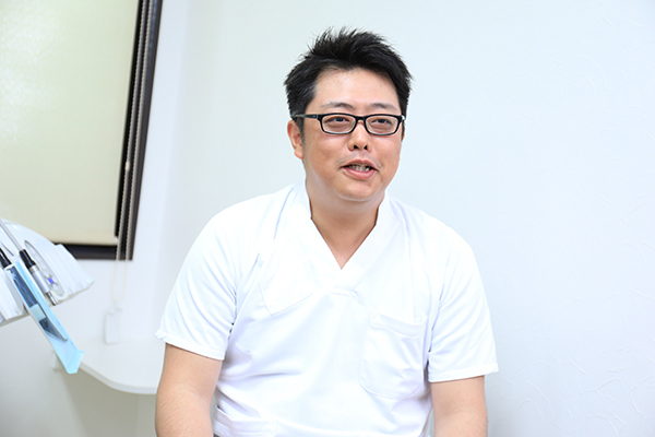 いとうデンタルクリニック 一人ひとりにじっくり向き合い、丁寧な治療にこだわる冨田先生