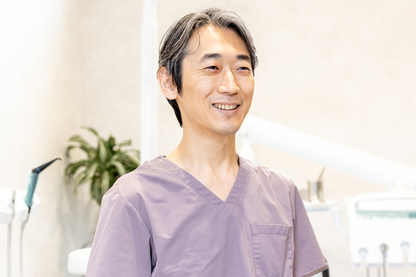 たずみデンタルクリニック 再治療や歯を失うリスクを負ってほしくないと話す田隅院長