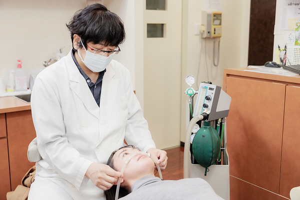 瀬戸歯科医院 患者ができるだけストレスを感じないような治療を心がけている