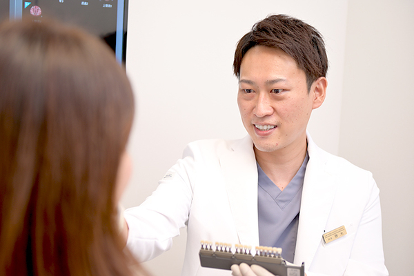 白金SAIKI DENTAL CLINIC 診査や診断を徹底して精密に行っている