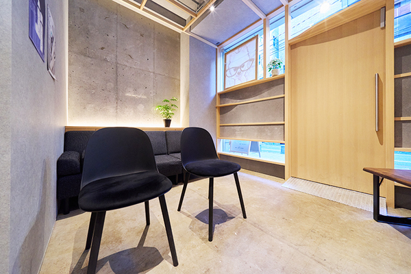 セントオルメディカルクリニック カフェのように落ち着ける空間で、受診前の不安を和らげる